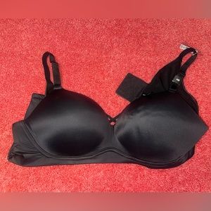 Torrid Wire Free 360 Smoothing Plunge Bra. NWT.